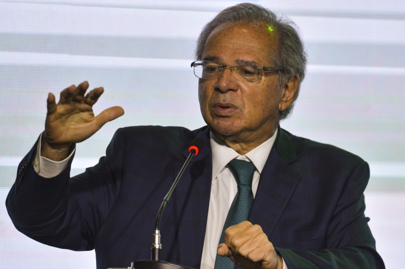 Ministro diz que desemprego cairá para 8% antes do fim do ano