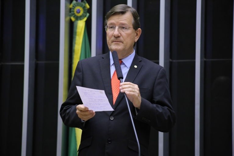 O autor da proposta, deputado José Ricardo - (Foto: Michel Jesus/Câmara dos Deputados)