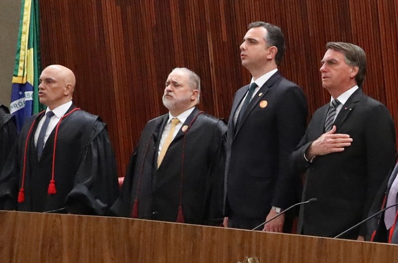Moraes, Aras, Pacheco e Bolsonaro durante a execução do Hino Nacional - Antônio Augusto/Secom/TSE