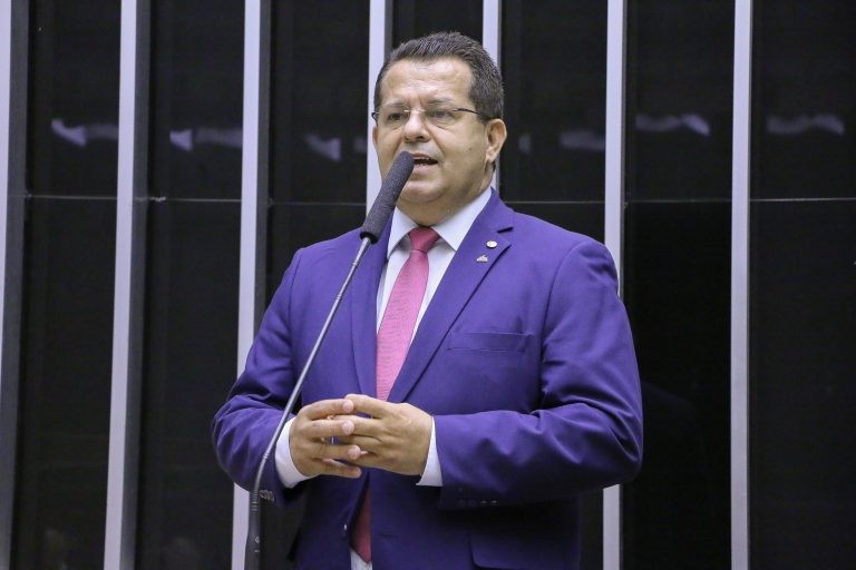 O autor da proposta, deputado Valtenir Pereira - (Foto: Wesley Amaral/Câmara dos Deputados)
