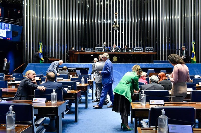 Plenário em sessão no início de agosto: senadores voltam a se reunir nesta tarde para avaliar pauta com 8 itens