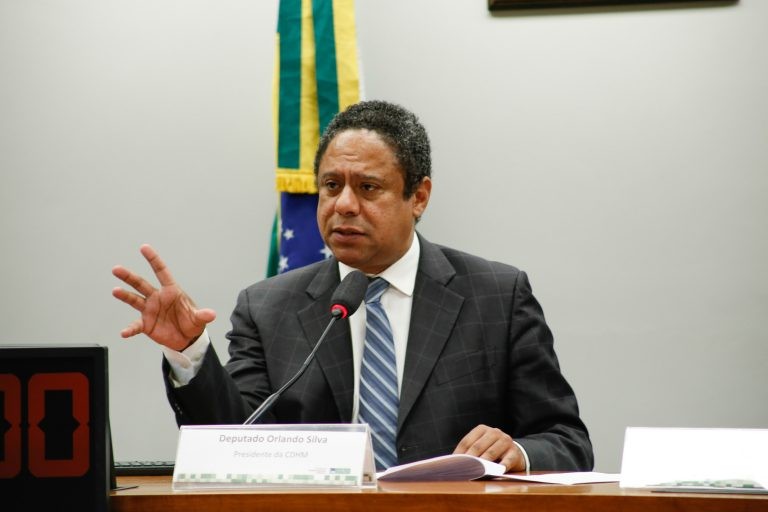 O autor da proposta, deputado Orlando Silva - (Foto: Elaine Menke/Câmara do Deputados)