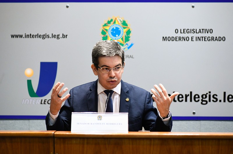 Randolfe é presidente da Comissão do Bicentenário - Geraldo Magela/Agência Senado