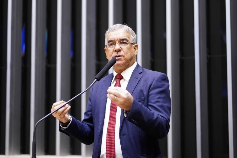 O autor da proposta, deputado Zé Neto - (Foto: Pablo Valadares/Câmara dos Deputados)