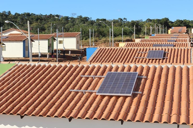 Proposta do senador Alessandro Oliveira (PSDB-SE) expande subsídios para agricultores familiares e participantes do CadÚnico que fazem geração solar fotovoltaica - Governo de Goiás