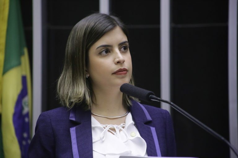 A autora da proposta, deputada Tabata Amaral - (Foto: Paulo Sérgio/Câmara dos Deputados)