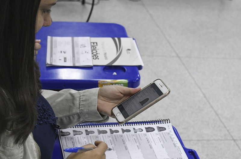 Medida também se aplica aos membros das mesas receptoras (mesários) e fiscais de partido, durante o exercício de suas funções - Edilson Rodrigues/Agência Senado