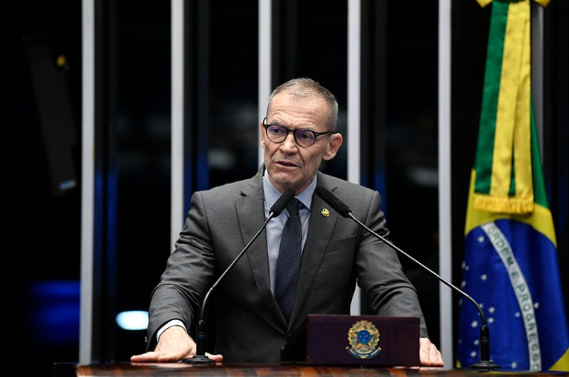 O senador Fabiano Contarato ressaltou as diferenças entre as candidaturas do ex-presidente Lula e de Jair Bolsonaro - Roque de Sá/Agência Senado