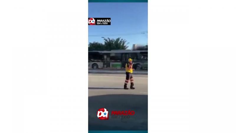 Avião Cai na Barra Funda e Causa Incêndio! Veja as Imagens e Detalhes